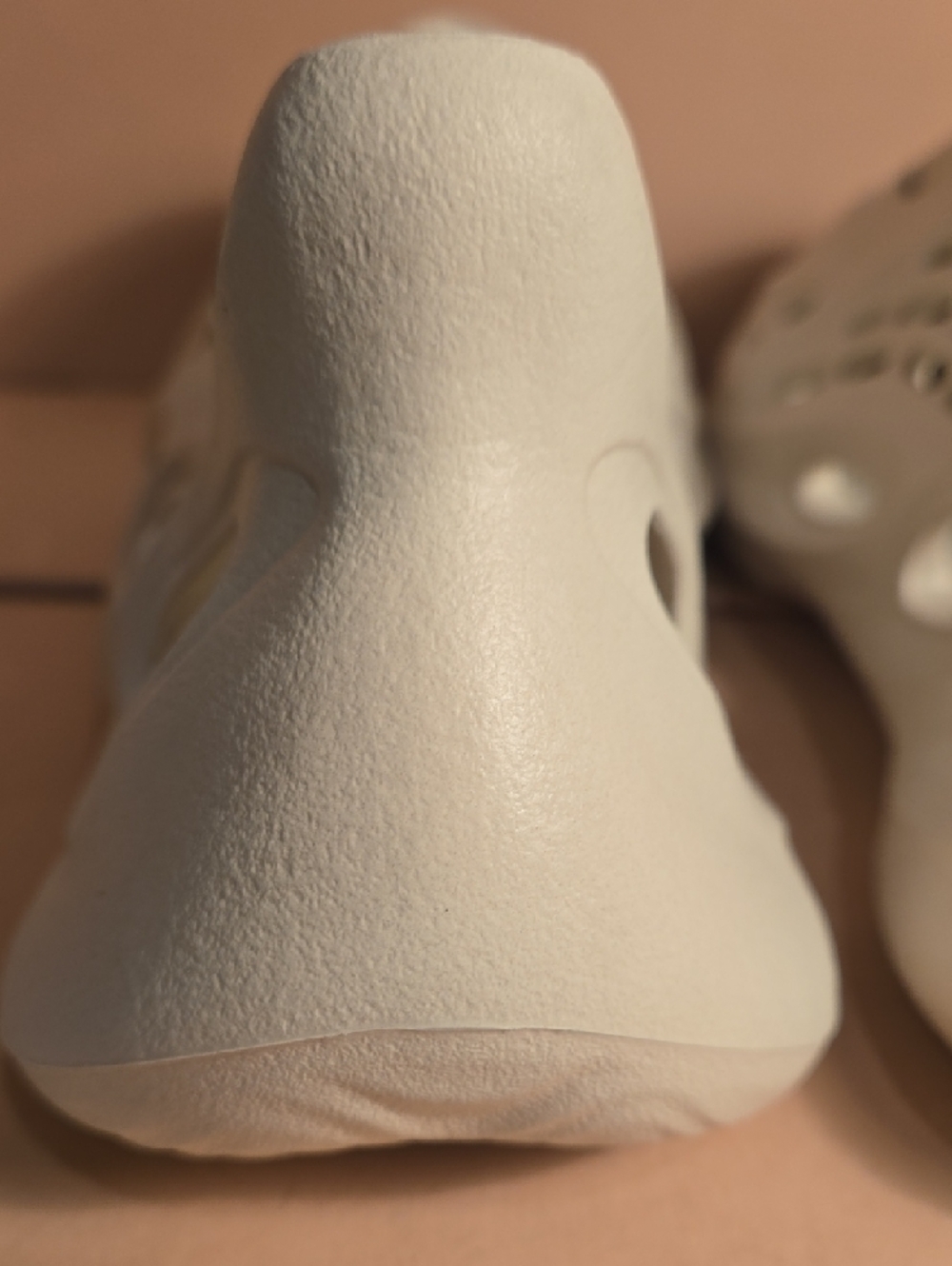 Adidas Cream Slip-On Foam RNNR - Picture 13 of 13